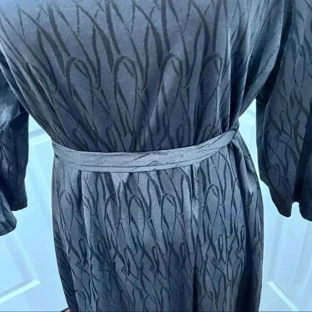 Vintage Anthony Richards 80’s Sheath dress with removable belt and shoulder pads - Picture 12 of 12